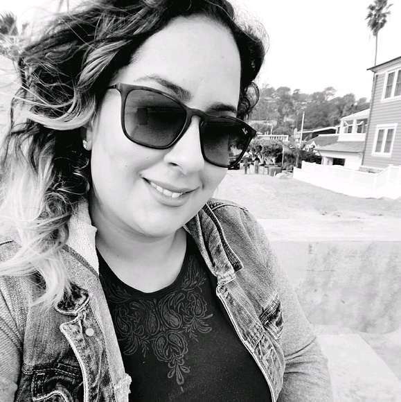 Meet your Posher, Lily - Picture 1 of 1